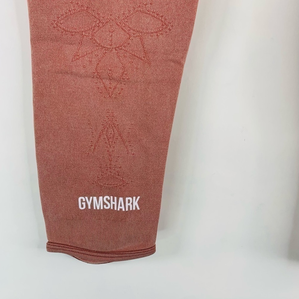 Gymshark Seamless Pink Embroidered Leggings Size Small - Picture 3 of 7